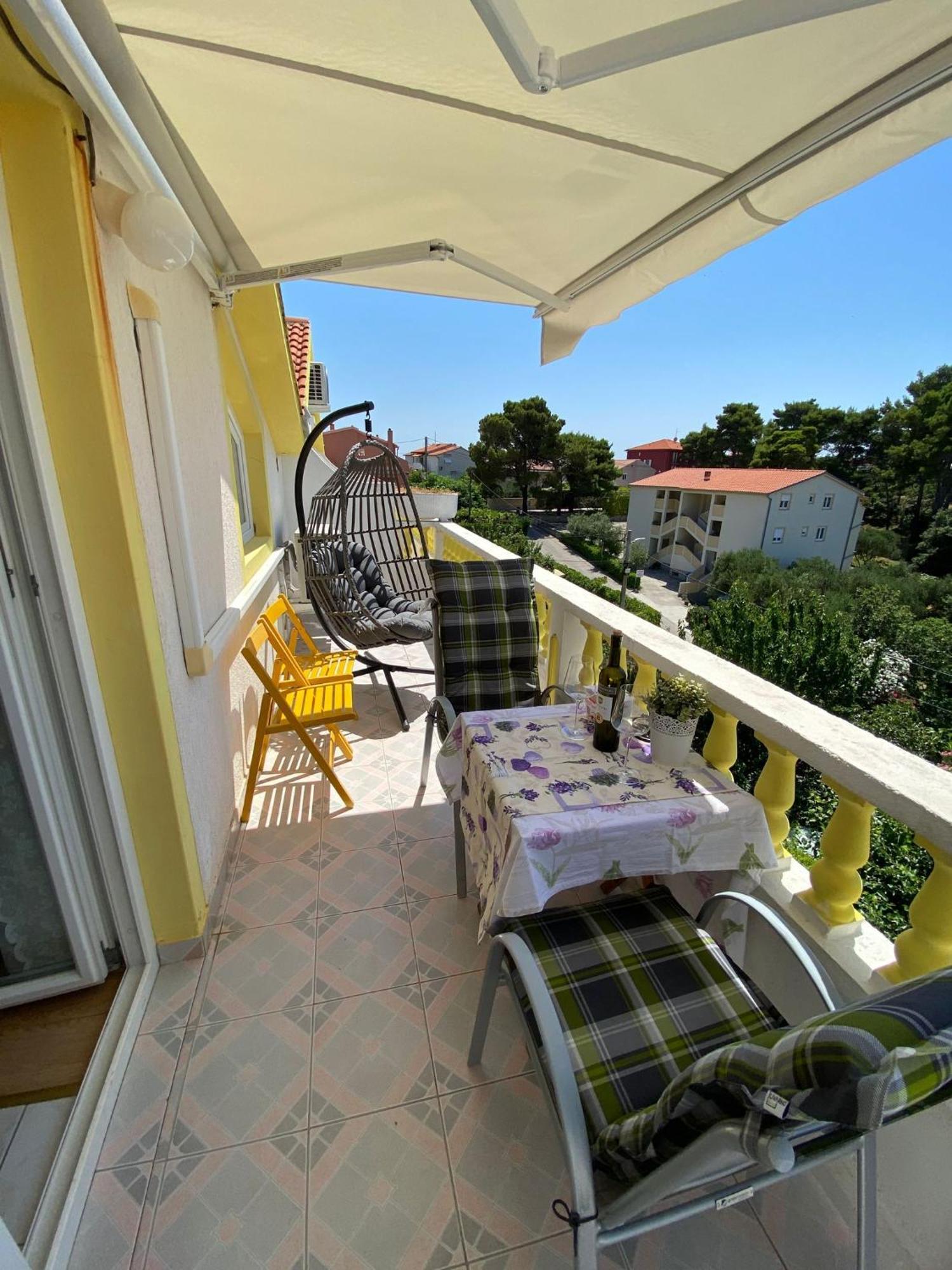 Apartments Mare Banjol Exterior foto